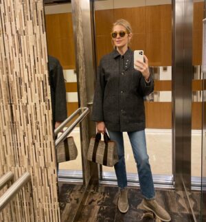 Kelly Rutherford Instagram - Cozy ☕️ looks 🤍