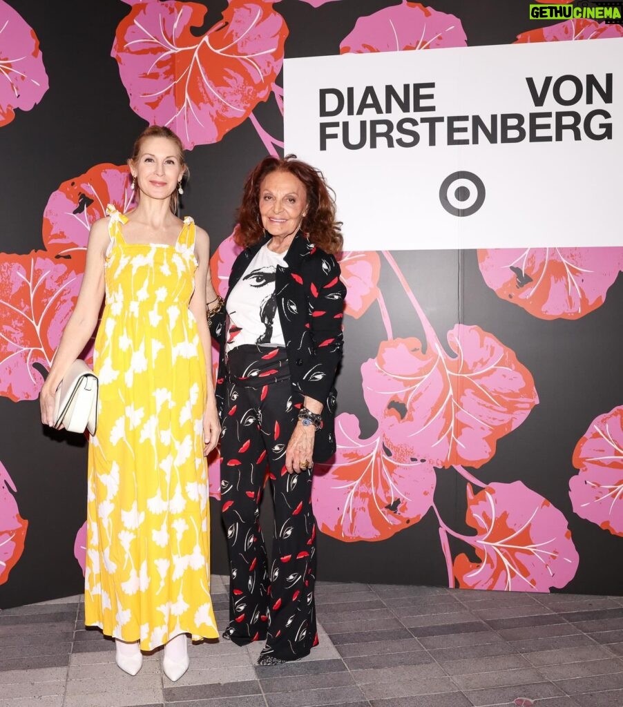 Kelly Rutherford Instagram - So excited to attend the launch event of the chic exclusive limited collection of #DVFxTarget @Target @DVF available online and at @Target on 3/23 #TargetPartner ☀️