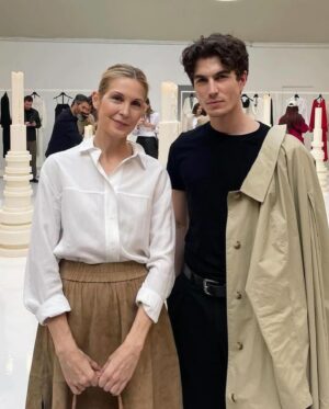 Kelly Rutherford Instagram - Beautiful @massimodutti #LimitedEdition with @helahela_ candles in Paris thank you @massimodutti ♥️