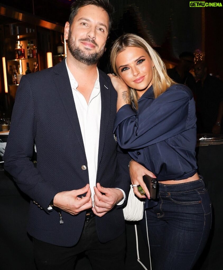 Kelly Vedovelli Instagram - Recap soirée @princedegallesparis pour @tarayrenorbert bravo @jeremy_lenormand Ras <3