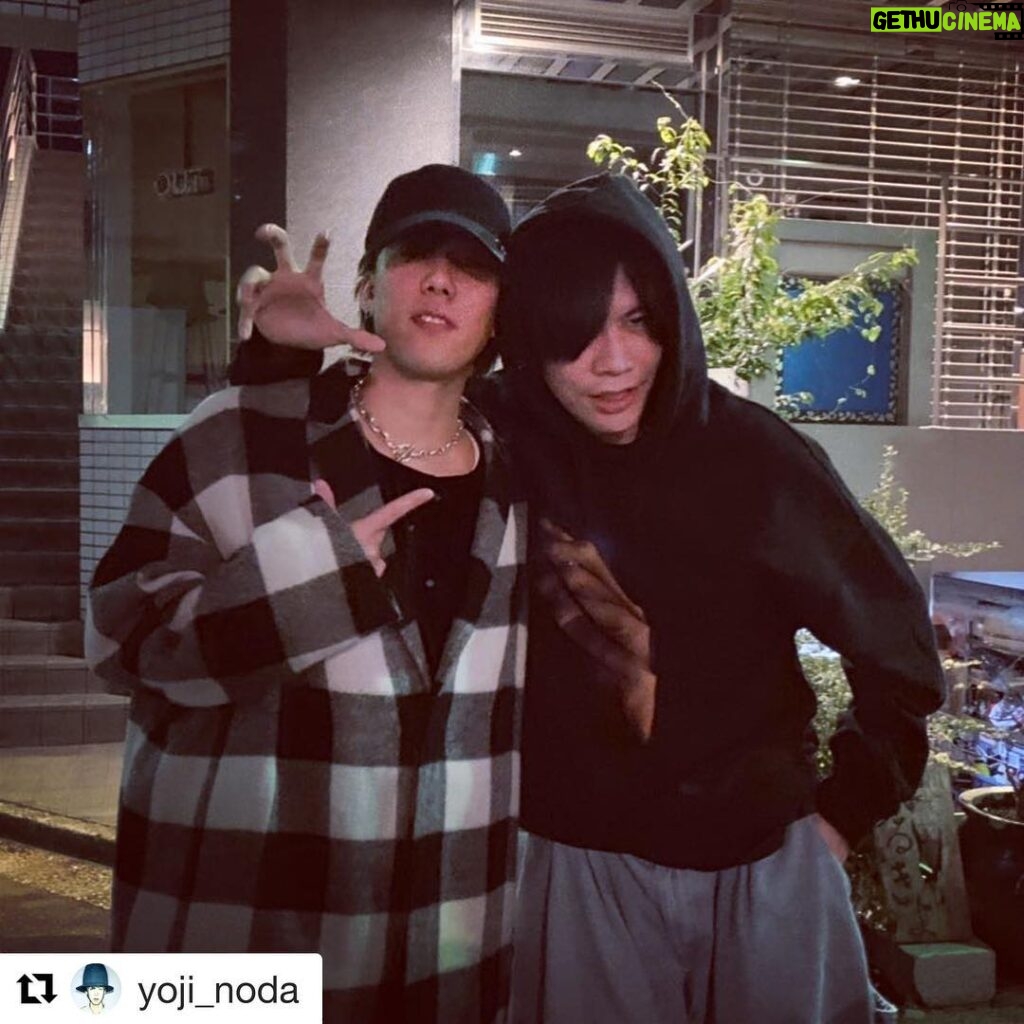 Kenshi Yonezu Instagram - よーじろーさん。最高の先輩。美しい人