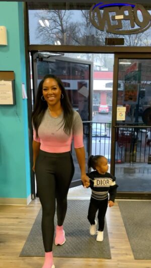 Kenya Moore Instagram - Have a fly Sunday 👯‍♂️