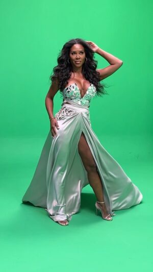 Kenya Moore Instagram - No longer matching energy