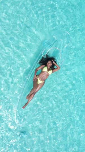 Kenya Moore Instagram - Good vibes only ❤️💧💦

#kanditwerksnturks
