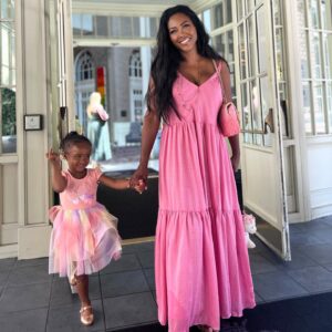 Kenya Moore Instagram - Spending today with my best friend. Mommy had a tough week but seeing #frozen and spending time with who matters the most is priceless. 

Happy Sunday!