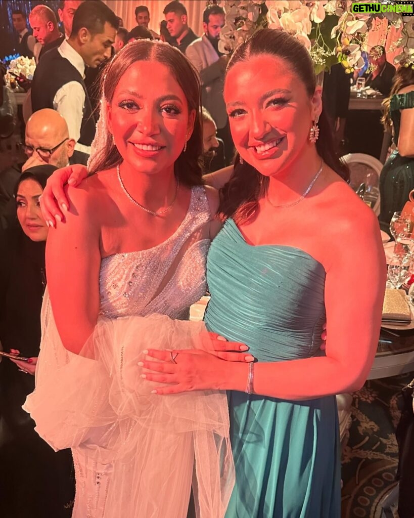 Kenzy Madbouly Instagram - Salma’s wedding ♥️👰🏻‍♀️ اخر صورة احلى صورة😂