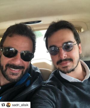 Kerem Alışık Instagram - #Repost @sadri_alisik 
Adana’da çekimden Konya’da oyuna giderken.. Abi-kardeş pardon pardon baba-oğul yolculuğu gibi yok😀