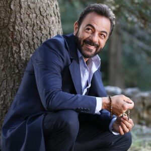 Kerem Alışık Instagram - Kendimi çok özledim...
Bir zamanlar ne güzel gülerdim...
O bir zamanlarda akşam Çukurova da buluşmak üzere...