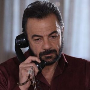 Kerem Alışık Instagram - Adamın yüreği delinmişti..
Telefona  sana içimi döksem beraber toplarmıyız dedi...
Telefondan çıt çıkmadı...
gene kendine kaldı adam..
Herşeyi zamana bıraktı...
Zamanı akşam Çukurova da geçirmek üzere ...