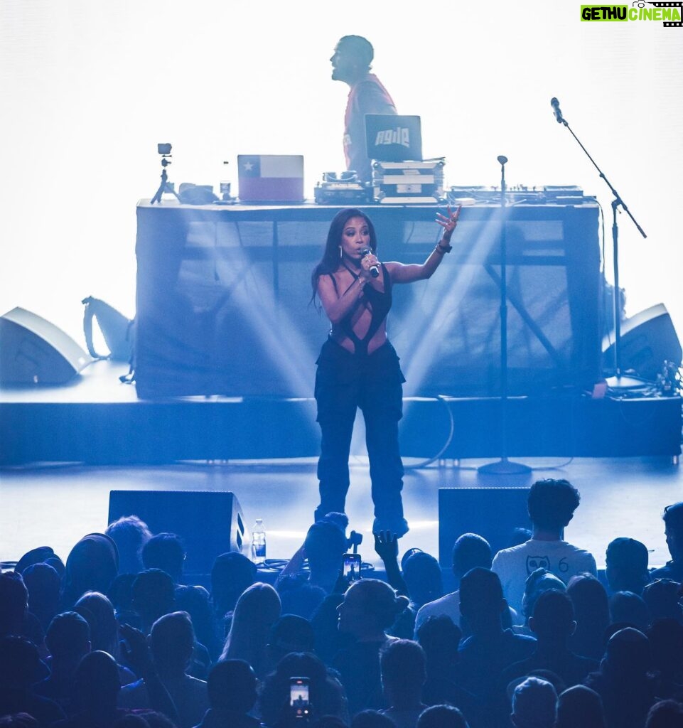 Keshia Chante Instagram - Legendary Nights in Toronto 🤍 I’ve never seen the city come together like that! It was everything. A dream only @champagnepapi could make true. The most heartfelt & meaningful introduction I’ve ever had. Aubs I love you for life. And @djcharlieb I am so MFN proud of you. I’ve been watching you put in that work since 2004 and the All Canadian North Stars show was the perfect full circle moment. Performing songs I dropped in my teen years and hearing you sing all the words, made my soul so happy. Such a beautiful memory I will cherish forever. Toronto you have been riding for me since the very beginning and I am so grateful for the love. Also special shout out to everyone at the very beginning of my career who literally broke these records and are the reason my mama has certified plaques in her crib lol DJ Scott Boogie, DJ Starting from Scratch, DJ X, Mark Strong & Jemini, Flow & Kiss FM, DJ Deuce, Hadi & so many other important people. I love you. “From immature kids to entrepreneur kids!!”