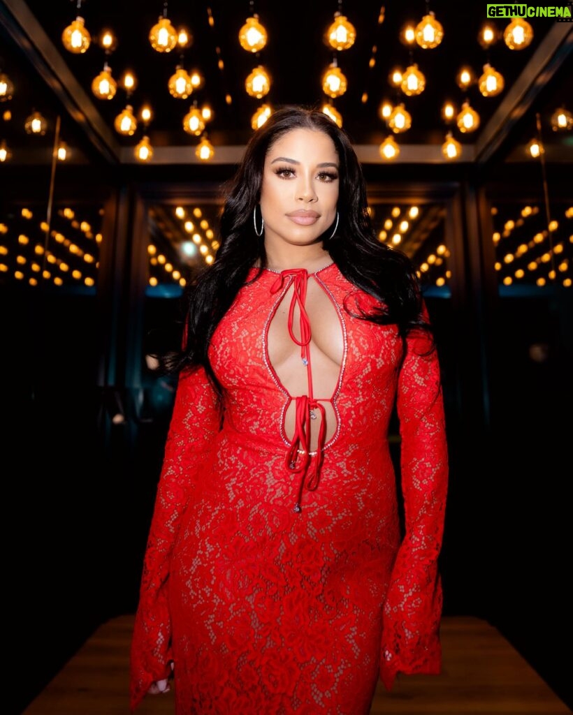 Keshia Chante Instagram - Bloom SZN 🤍 Touched down in my city to Host a party for the baddies! Thank you @sony_music_canada for having me & congrats to my girl @aqyila 🌸