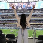 Keshia Chante Instagram - the type to pray for you & bring the plays to you 🤍✨ (officially a veryyyy serious football fan thanks to @miss_antoinette 😩🤣)