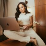 Keshia Chante Instagram – but what if the operating system your mentality is running on, is outdated? 💭✨