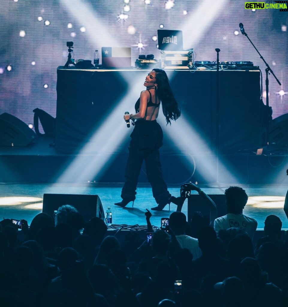Keshia Chante Instagram - Legendary Nights in Toronto 🤍 I’ve never seen the city come together like that! It was everything. A dream only @champagnepapi could make true. The most heartfelt & meaningful introduction I’ve ever had. Aubs I love you for life. And @djcharlieb I am so MFN proud of you. I’ve been watching you put in that work since 2004 and the All Canadian North Stars show was the perfect full circle moment. Performing songs I dropped in my teen years and hearing you sing all the words, made my soul so happy. Such a beautiful memory I will cherish forever. Toronto you have been riding for me since the very beginning and I am so grateful for the love. Also special shout out to everyone at the very beginning of my career who literally broke these records and are the reason my mama has certified plaques in her crib lol DJ Scott Boogie, DJ Starting from Scratch, DJ X, Mark Strong & Jemini, Flow & Kiss FM, DJ Deuce, Hadi & so many other important people. I love you. “From immature kids to entrepreneur kids!!”