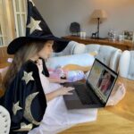 Ketevan Topuriya Instagram - Хочу поддержать нашу онлайн-школу, где Оливия занимается дополнительно математикой, и ей очень нравится. У Оливии, в отличие от меня, с математикой нет никаких трудностей и мы решили это развивать с @skysmart_parents, она схватывает все на лету и настолько погружается в увлекательный учебный процесс, что и я не остаюсь в стороне, спустя много лет наконец поняла, как решать некоторые задачи 😂 Не существует ситуаций, в которых не нужны знания. А сейчас нам всем как никогда важно учиться находить общий язык и открывать новые возможности для наших детей. Помимо математики Skysmart помогают готовиться к школе детям от 4 лет, учат английскому, основным школьным предметам, шахматам и программированию. Оливия занимается прямо у себя в комнате, а я только иногда заглядываю и каждый раз думаю: вот если бы в мое время так было! Skysmart остается, обучение проходит на их собственной платформе, и я отдельно хочу сказать ребятам спасибо за то, что они сейчас оставляют цены прежними ❤️ промокод SAVE3на 3 урока на любой предмет! (скриньте пока работает instagram)