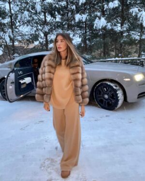 Ketevan Topuriya Instagram - Новогодняя сказка с @furnari_furs ❄️❤️
