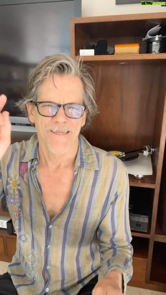 Kevin Bacon Instagram - Curing those #MondayBlues one scratchy, scrappy record at a time. Today, we’re spinning the R’s! We’re listening to: (I Can’t Get No) Satisfaction by @OtisRedding I Ain’t Gonna Eat My Heart Anymore by #TheYoungRascals Sheena is a Punk Rocker by @Ramones Listen along in my stories!
