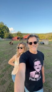 Kevin Bacon Instagram - Walking into 65 🥳