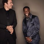 Kevin Hart Instagram - A glimpse at the love and energy from my “Mark Twain” ceremony …. So much love and so many laughs!!!! Make sure y’all tune in May 11th on @netflix ….. let’s gooooooooooooo