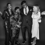 Kevin Hart Instagram - A glimpse at the love and energy from my “Mark Twain” ceremony …. So much love and so many laughs!!!! Make sure y’all tune in May 11th on @netflix ….. let’s gooooooooooooo