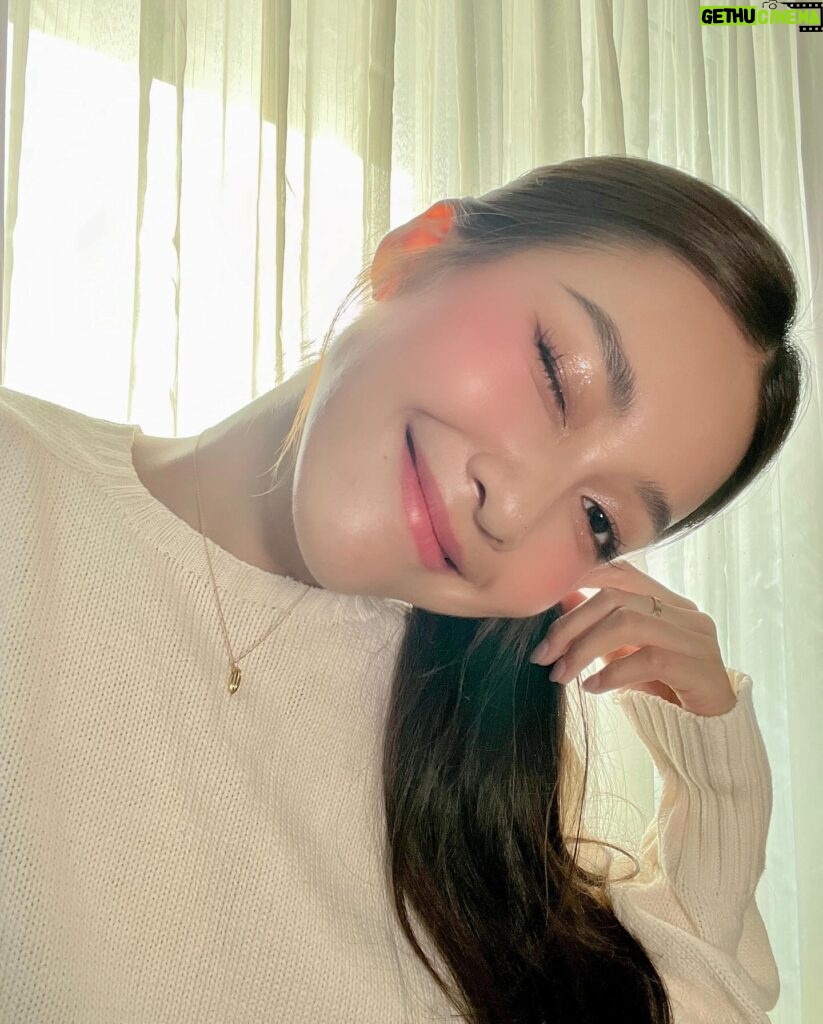 Khả Ngân Instagram - 🌥️🩵 #khangan