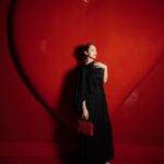 Khả Ngân Instagram - Hôm qua Ngân được ngắm nhìn bộ sưu tập giới hạn của nhà @yslbeauty - Love Loud Collectors với chất liệu latex vô cùng độc đáo nhân dịp mừng ngày 8/3 sắp đến nè❤️❤️ #yslbeautyvn #loveloud #khangan MUA: @joeynguyencutie Foto: @loanbe08 Stylits: @daonhuquynh