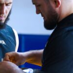 Khabib Nurmagomedov Instagram - Это конец недели и они должны быть уставшими, вопросы были бы если в конце недели они бы улыбались )))