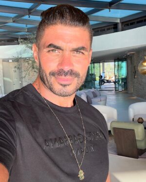 Khaled Selim Instagram - The best thing ever .. is to be with people who don’t want anything from you .. but your company and to be with them .. 

أحلى حاجة في الدنيا إنك تكون مع ناس مش عاوزين منك أي حاجة .. إلا صُحبتك و وجودك معاهم ..