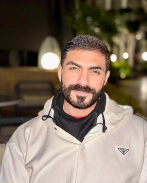 Khaled Selim Instagram - الحمدلله و الشكر على نعمته .. و على فضله علينا .. ربنا يخليلي أسرتي و عائلتي و كل حبايبي المحترمين .. إللي طلعت بيهم من الدنيا .. عاوز أقولكم .. شكراً على وجودكم معايا .. شكراً على حبكم و اهتمامكم .. شكراً إنكوا في حياتي 🫶🏻🥰😍
#family #friends #lifetime #loyal #thankful #satisfied #mothersday #singer #actor #love