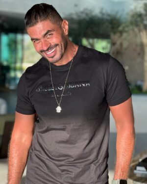 Khaled Selim Instagram - The best thing ever .. is to be with people who don’t want anything from you .. but your company and to be with them .. 

أحلى حاجة في الدنيا إنك تكون مع ناس مش عاوزين منك أي حاجة .. إلا صُحبتك و وجودك معاهم ..