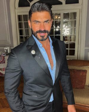 Khaled Selim Instagram - It’s always about what’s in the heart .. that shows on the face .. and in the eyes .. 
be KIND 
#actor #singer #model #fashion #kindness #heart