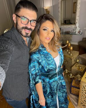 Khaled Selim Instagram - حبيبة قلبي بحبك حب ما يتوصفش.. لأنك جدعة و بنت أصول.. و واخدة بالك مني و من خديجة و كنزي..
و اد ايه انتي جدعة مع الكل .. وصاحبة واجب.. و صاحبة صحابك.. و بارة بأهلك.. و كمان بأهلي .. ربنا يخليكي ليا.. و يتقبل مني كل الدعاء اللي دعيتهولك في الحرم 
بحبك