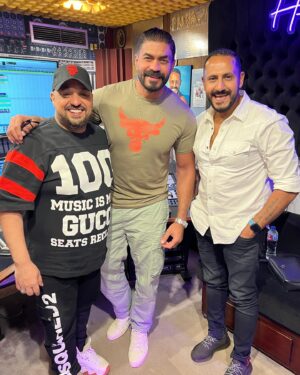 Khaled Selim Instagram - ‎بسم الله .. توكلنا على الله .. #مين_دا 
‎كلمات و الحان #عزيز_الشافعي 

انتاج شركة 
@ah.mediaproduction 
@allaalasheen1 

‎توزيع @toomatooma تسجيل الصوت في ستوديو session
‎م.ماهر صلاح 
‎تسجيل الاغنية في ستوديو إم ساوند M1
‎م .هاني محروس 
@hani.mahrous.77