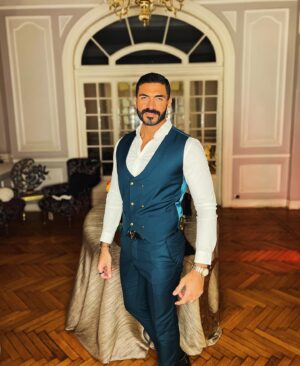Khaled Selim Instagram - Another lovely night .. with my lovely wife .. 
LOVE YOU THE MOST 🥰🥰😘😘