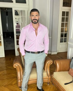 Khaled Selim Instagram - صباح و مساء الخير على الجميع ..جمعة مباركة علينا و عليكم .. و يا رب كل أوقاتكم سعيدة و مباركة .. 

#singer #actor #friday #style #fashion #home #cairo #family #positivevibes