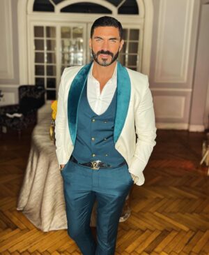 Khaled Selim Instagram - Another lovely night .. with my lovely wife .. 
LOVE YOU THE MOST 🥰🥰😘😘
