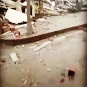 Khaled Selim Instagram - قلبي انفطر والله .. لا حول ولا قوة الا بالله.. ربنا يرحم ضحايا الزلزال في سوريا الحبيبة و تركيا .. و يصبر اهاليهم و يصبرنا جميعاً .. اللهم ارحمهم و اغفر لهم .. و الطف بنا يا رب .. و اشفِ جرحاهم و الطف بمن تحت الانقاض.. و احفظ كل دولنا العربية و دول العالم .. اللهم آمين