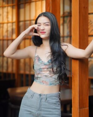 Khin Wint Wah Instagram - 💛