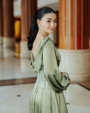 Khin Wint Wah Instagram - 💛