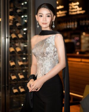 Khin Wint Wah Instagram - 💛