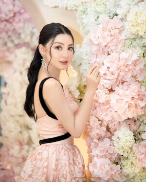 Khin Wint Wah Instagram - 💛