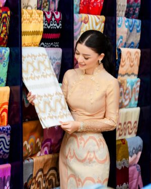 Khin Wint Wah Instagram - 💛