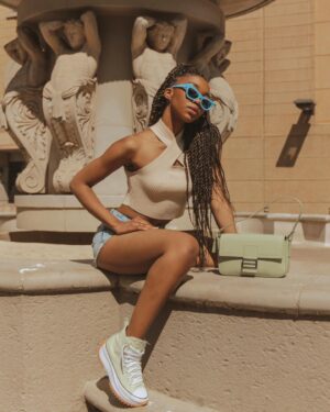 Khosi Ngema Instagram - untame me…

@converse.za 

Photographed by @thapelo_gv72 
Styled by @___rarri___