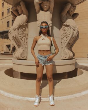 Khosi Ngema Instagram - untame me…

@converse.za 

Photographed by @thapelo_gv72 
Styled by @___rarri___