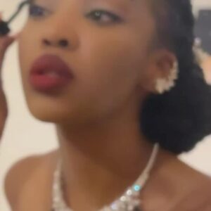 Khosi Ngema Instagram - 🖤💋

@dolcegabbana