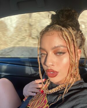 Kiana Ledé Instagram - It’s fine.