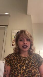 Kiana Ledé Instagram - Watch me sing 20 somethin songs with 0 confidence that I know all the lyrics (mine included) It really did become a comment karaoke so I guess that’s what it’s called now lol Thanks for the help guys 😂🤍