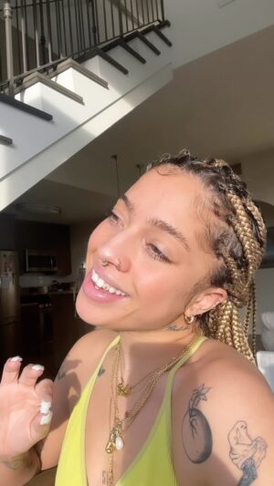 Kiana Ledé Instagram - Been buildin my castle of luuuvv 👸🏽