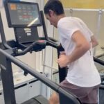 Kilian Jornet Instagram - What is it like to run (even in controlled environments) at 6000 meters of altitude? Well, hard 😬 Feels good to be back in Font Romeu. Taking the opportunity to visit family. Visit former university professors. And training at the @cneafontromeu. We have done some sessions at ~6000m to stimulate the hypoxic response. What does this allow? With low mechanical impact, you can work on some physiological aspects considering your threshold or your vo2max capacity. The trail running training season is officially open.