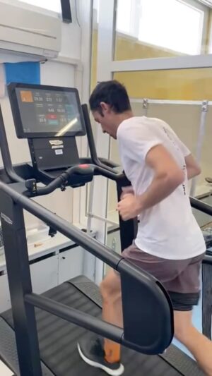 Kilian Jornet Instagram - What is it like to run (even in controlled environments) at 6000 meters of altitude? Well, hard 😬

Feels good to be back in Font Romeu. Taking the opportunity to visit family. Visit former university professors. And training at the @cneafontromeu. We have done some sessions at ~6000m to stimulate the hypoxic response. What does this allow? 
With low mechanical impact, you can work on some physiological aspects considering your threshold or your vo2max capacity.

The trail running training season is officially open.